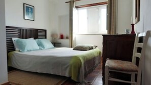 3 bedrooms, iron/ironing board, travel cot, free WiFi