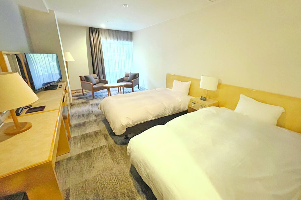 ห้องทวิน, ปลอดบุหรี่ (Western-style, 27 sqm) | เตารีด/โต๊ะรีดผ้า, Wi-Fi ฟรี, ผ้าปูที่นอน
