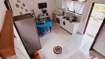 Televisión y chimenea