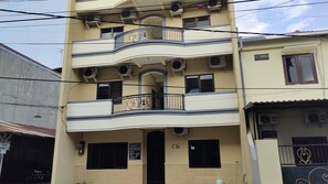 Exterior - Hotel O C16 Siwalankerto Syariah (Sidoarjo)