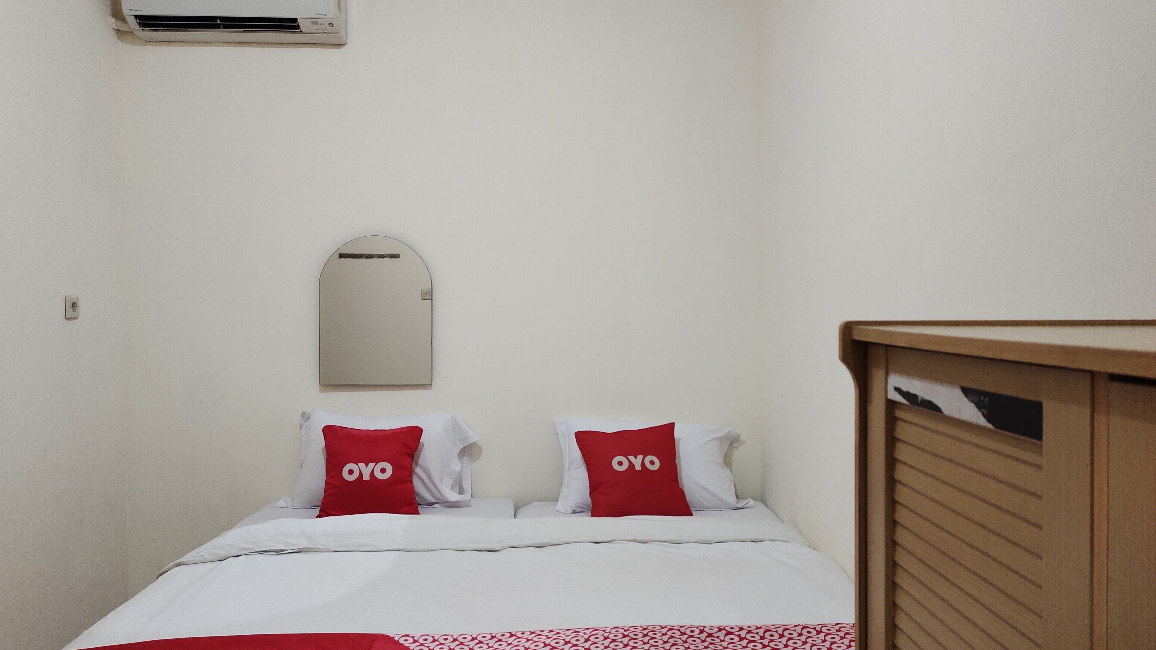 Standard Double Room | Free WiFi, bed sheets