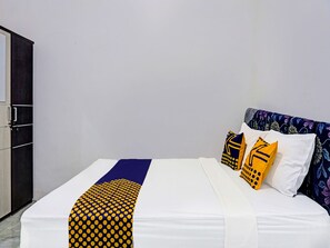 Economy Double Room - OYO Life 91718 Kost Damai Syariah (Sidoarjo)