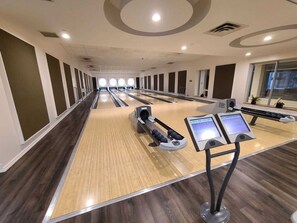 Bowling - Waterfront York Blvd (Mississauga)