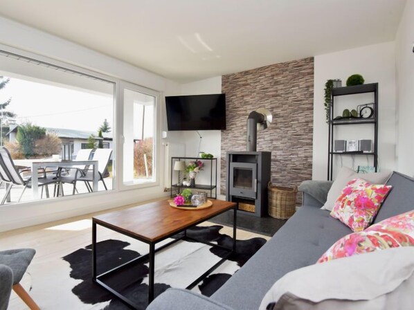 TV, fireplace - Vacation home Anna by Interhome (Suhl)
