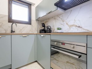 Réfrigérateur, micro-ondes, four, lave-vaisselle