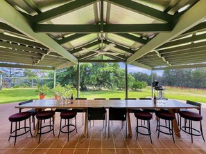 Outdoor dining - Broke in the Vines - 6 bedroom farmhouse on working vineyard (Broke)