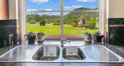 Broke in the Vines - 6 bedroom farmhouse on working vineyard