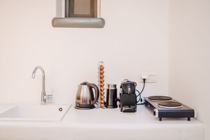 Junior Suite with private pool | Private kitchenette | Stovetop, cookware/dishes/utensils