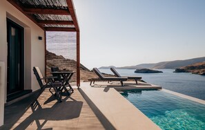 Junior Suite with private pool | Terrass/Patio
