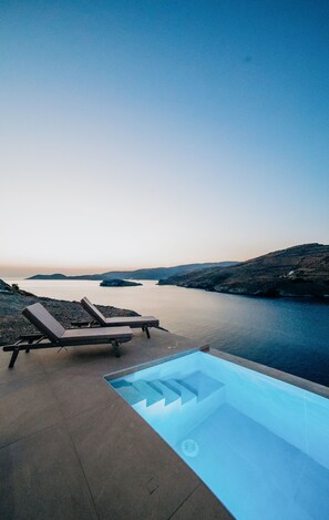 Junior Suite with private pool | Utsikt mot havet/stranden