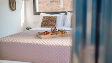 Free daily cooked-to-order breakfast