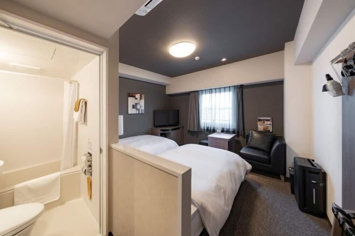 Desk, iron/ironing board, free WiFi, bed sheets