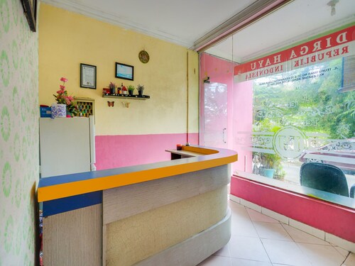 Hotel O Emes Jaya HomestayNearSamsung Electronic Indonesia PT