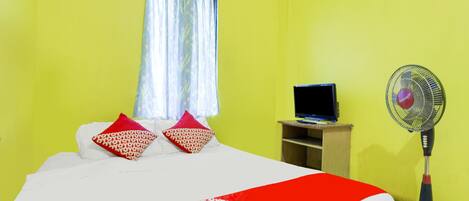Economy Double Room | In-room safe, desk, laptop workspace, free WiFi