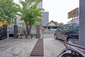 Free self parking