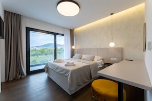 5 chambres, fer et planche à repasser, Wi-Fi, literie fournie