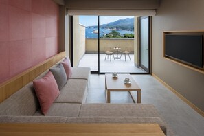 Quarto standard, 3 camas de solteiro, para não fumantes | Edredons de pluma, frigobar (abastecido com alguns itens grátis)