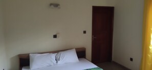 3 室のベッドルーム、WiFi、ベッドシーツ