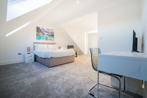 4 chambres, bureau, fer et planche à repasser, Wi-Fi gratuit