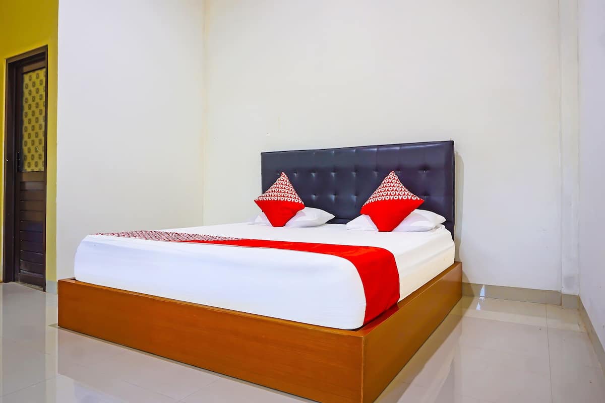 Standard Double Room | In-room safe, desk, laptop workspace, free WiFi