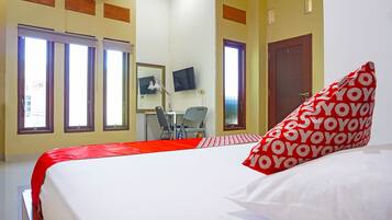 Standard Double Room | In-room safe, desk, laptop workspace, free WiFi