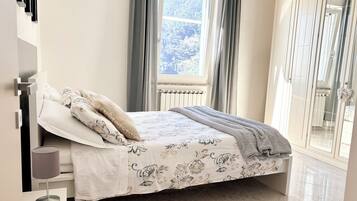 2 Schlafzimmer, Zimmersafe, Bügeleisen/Bügelbrett, Reisekinderbett