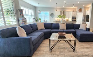 Smart TV, fireplace, stereo