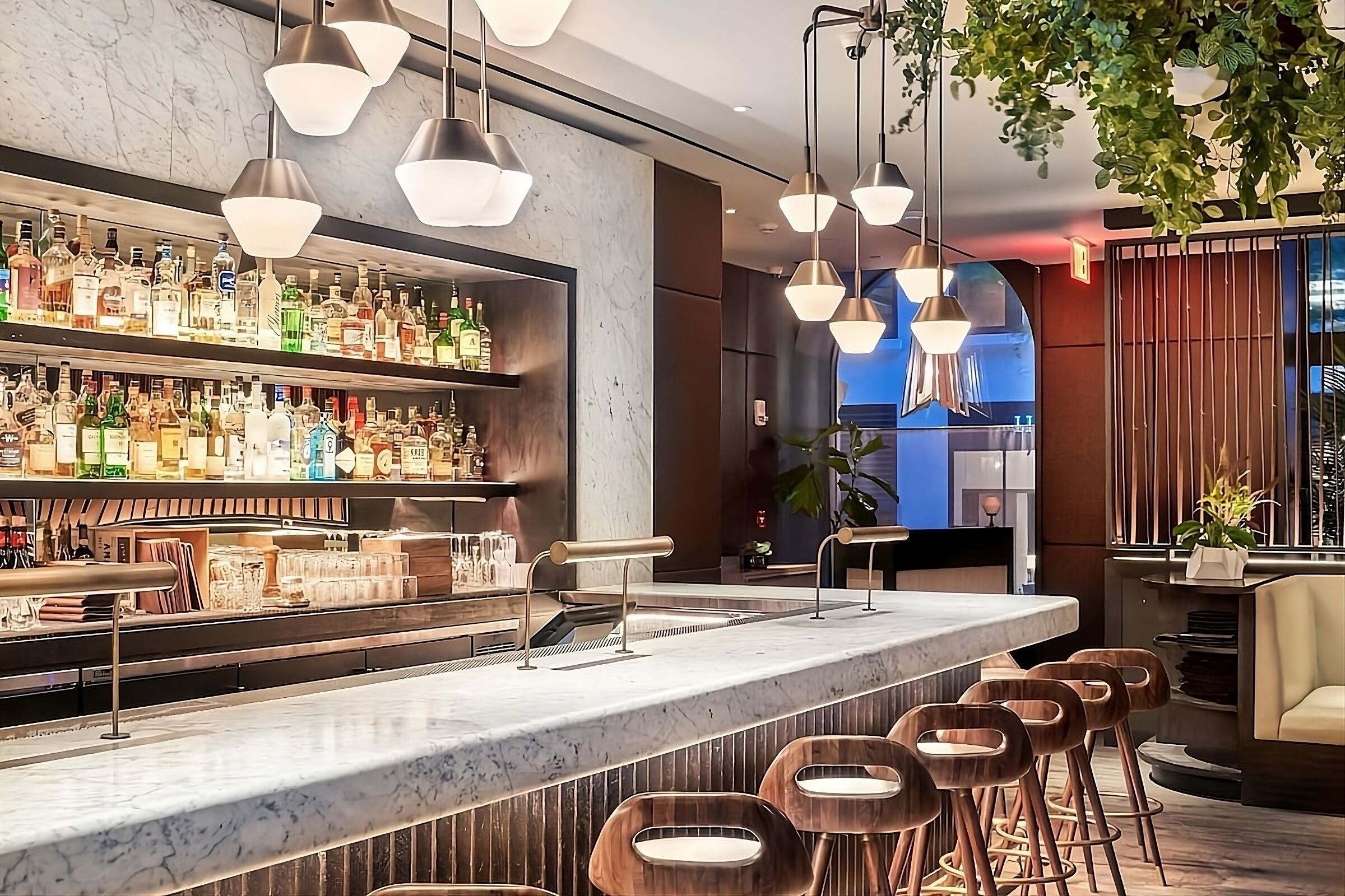 Catch A Show On Broadway, Just Minutes Away! 4 Snug Units, Restaurant and Bar