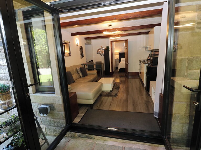 Moor Cottage, Character Holiday Cottage, With A Garden In Uppermill - Oldham