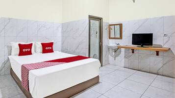 Caja de seguridad en la habitación y escritorio