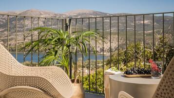 Luxury Split Level Two-Bedroom Residence with Mountain & Sea View | View from room