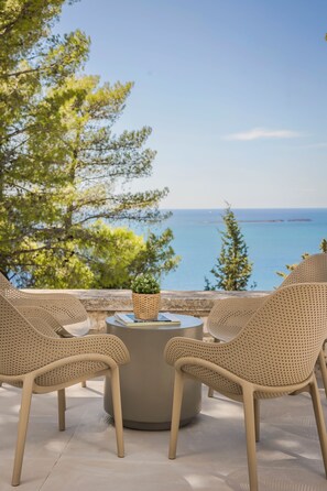 Panoramic Split Level Two-Bedroom Villa with Sea view | Balcony - 360° Luxury Residences (Kefalonia)