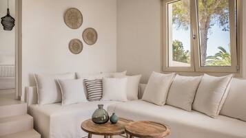 Luxury Two-Bedroom Residence with Sea View | Living area