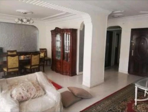 Lovely 2bdrms mnyl roda island near all services& nr dwntown Cairo aprtment 145m