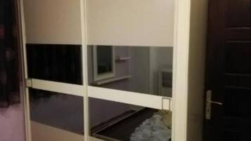 2 bedrooms, in-room safe, desk, free WiFi
