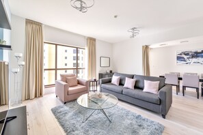 50-inch Smart TV with cable channels, TV - Luxury JBR Shams - Sea or Marina View - Free Beach Resorts Access! (Dubai)