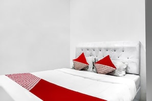 Habitación doble Deluxe | Escritorio, wifi gratis y ropa de cama