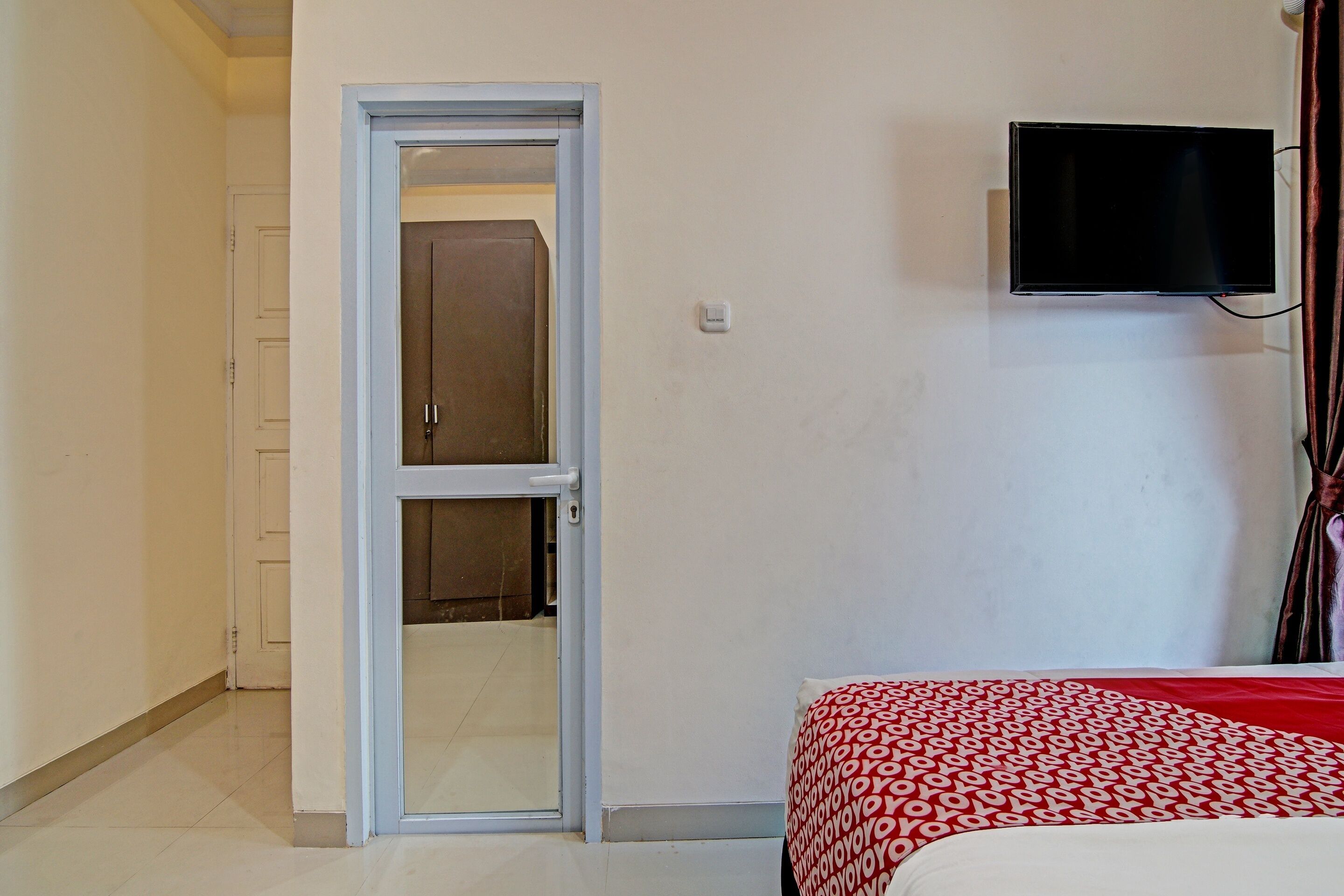 deluxe double room | desk, free wifi, bed sheets