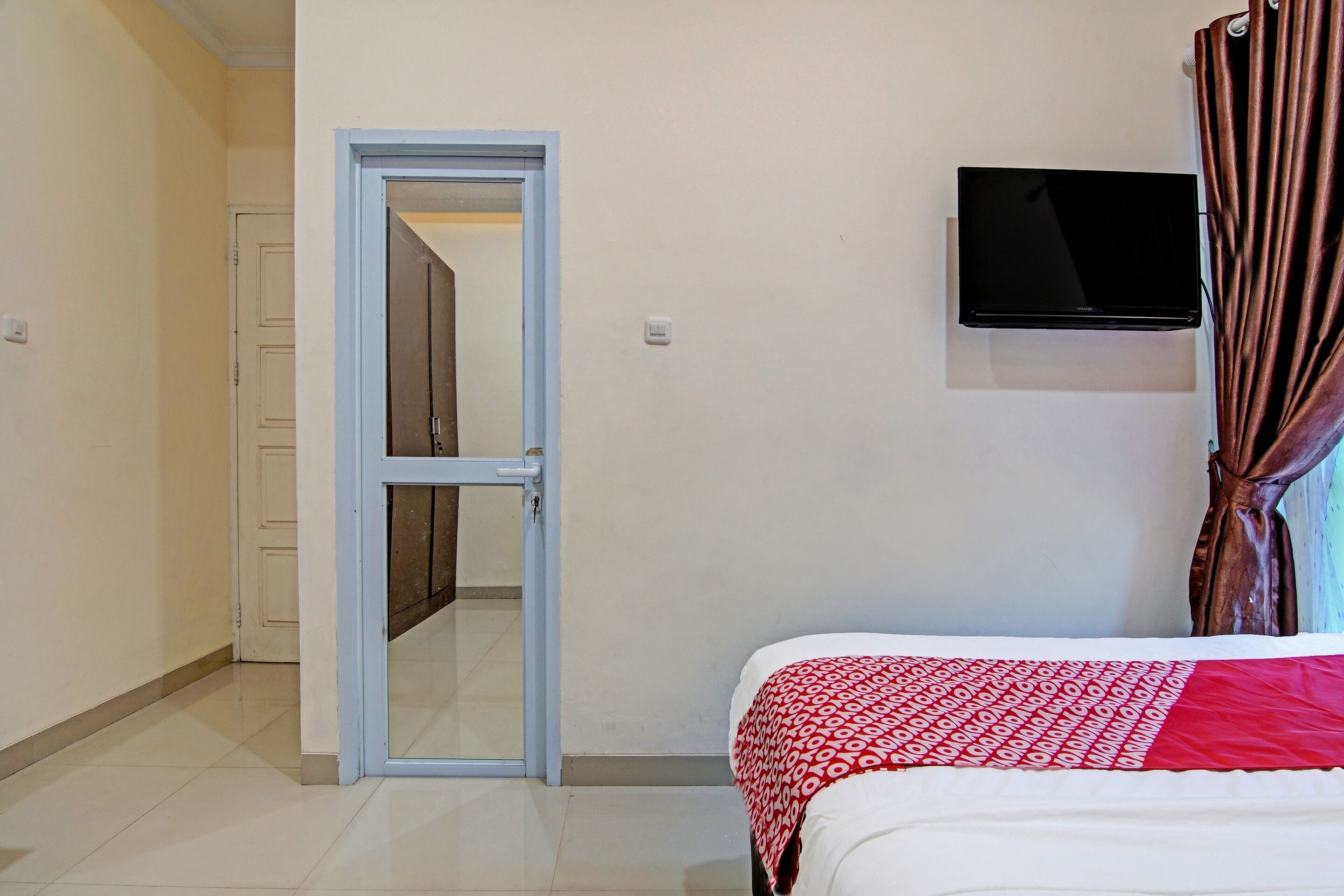 deluxe double room | desk, free wifi, bed sheets