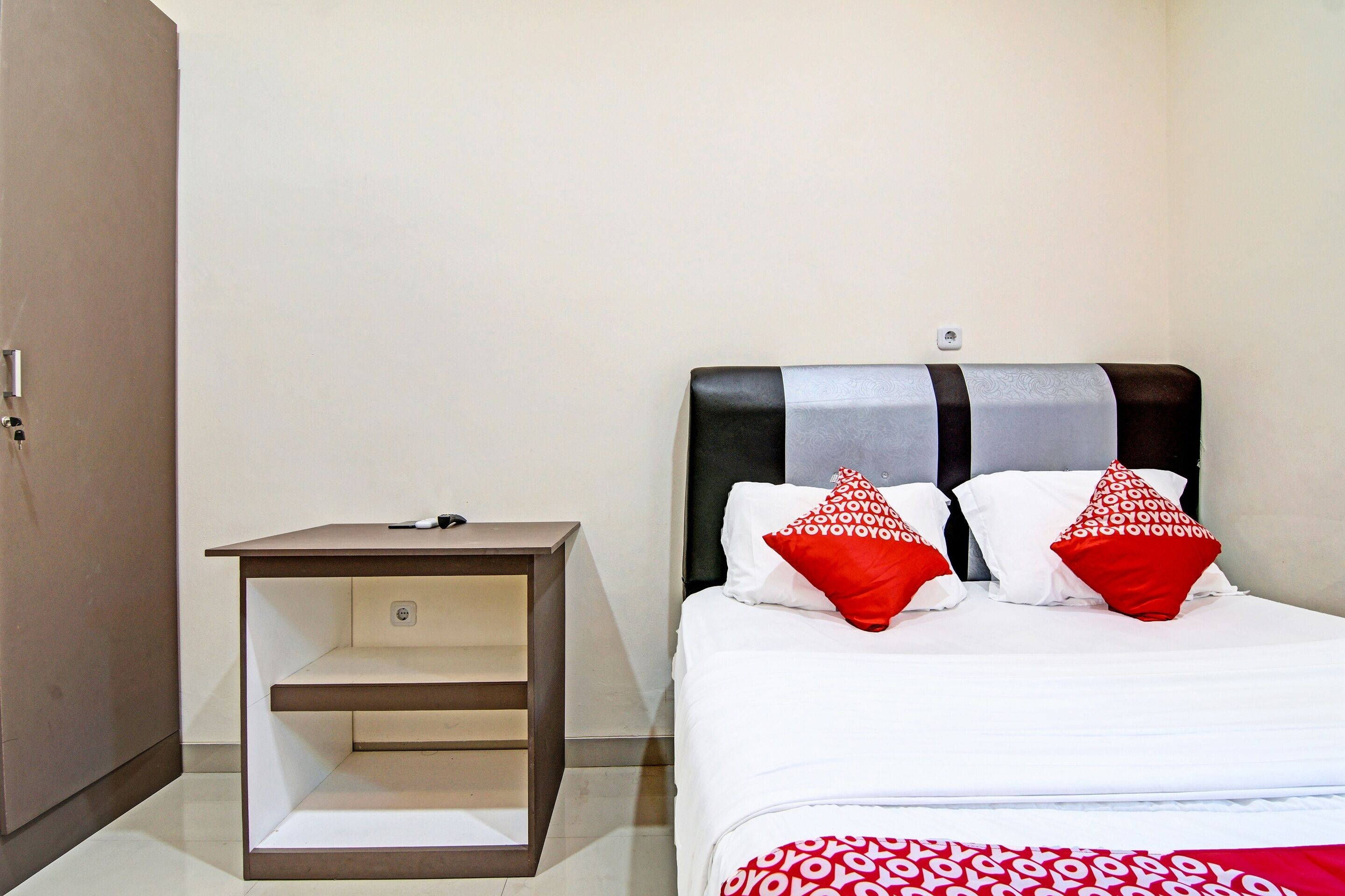 deluxe double room | desk, free wifi, bed sheets
