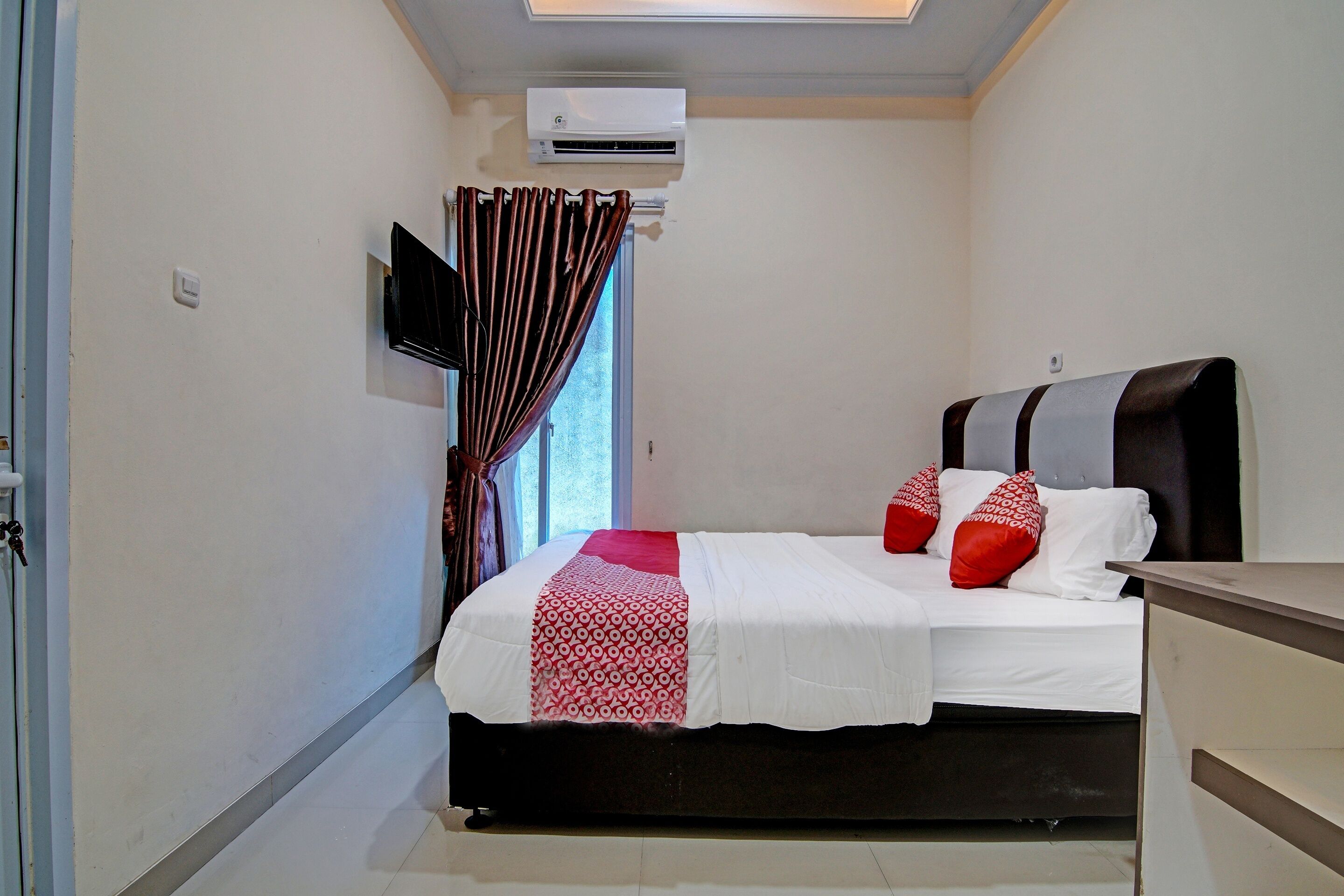 deluxe double room | desk, free wifi, bed sheets