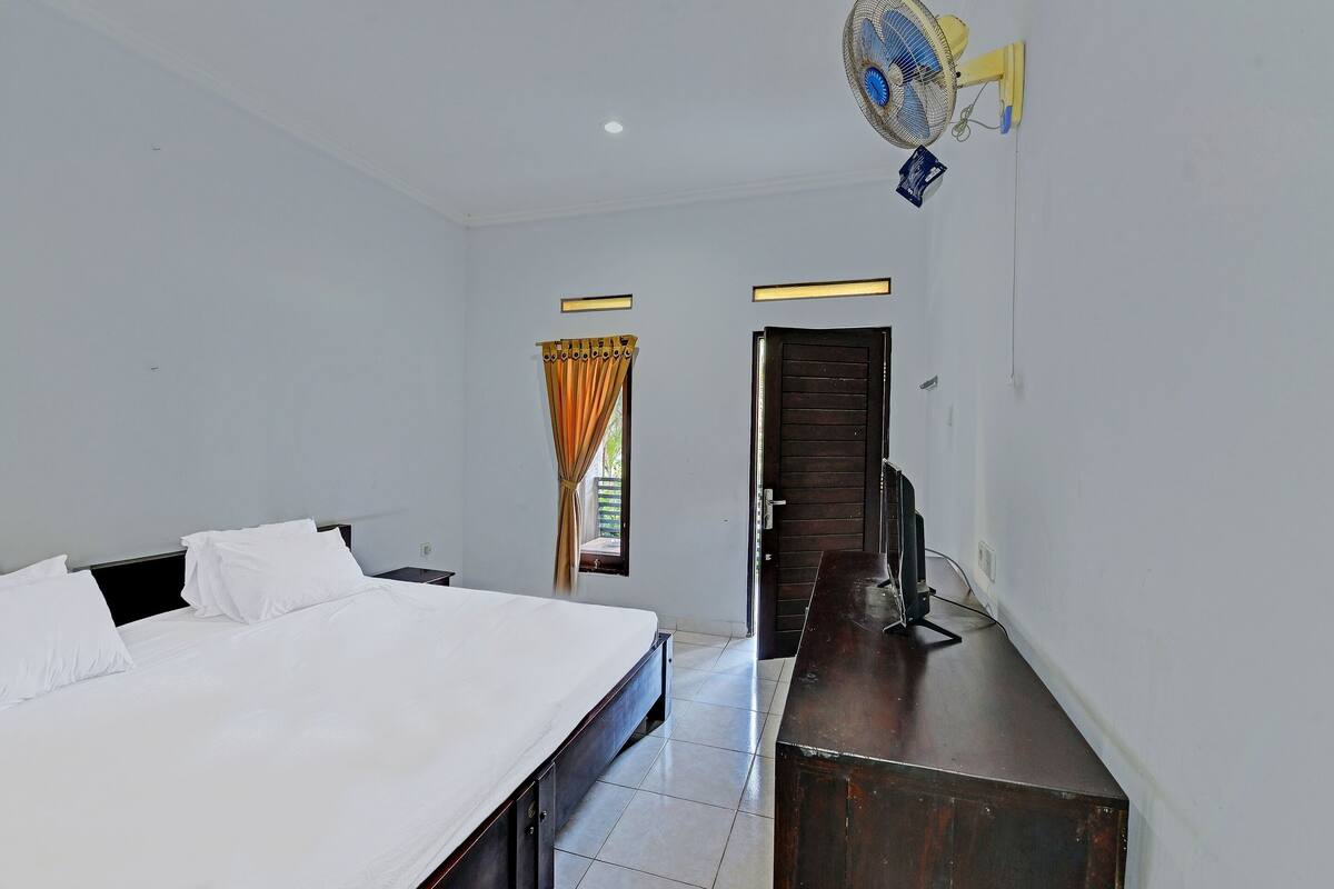 1 bedroom, bed sheets