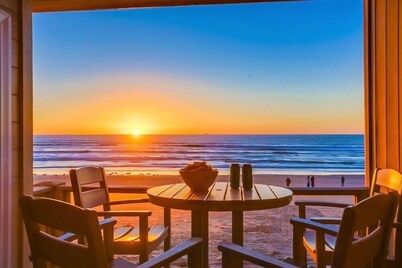 OCEAN FRONT * Remodeled * Waterfront View Deck