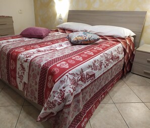 1 bedroom, desk, iron/ironing board, free WiFi