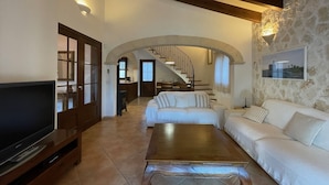 Flat-screen TV, fireplace - Villa Noray Cala Morell (Cala Morell)