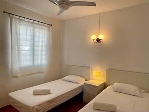 1 soverom, strykejern/-brett, wi-fi og sengetøy