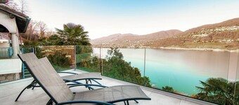 Large apartment with breathtaking views of the lake (LA PALMA 2)