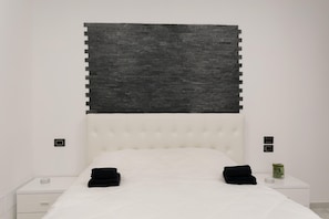 In-room safe, desk, blackout curtains, free WiFi - Royal Central Room (Bologna)