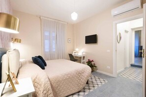 1 bedroom, in-room safe, desk, iron/ironing board