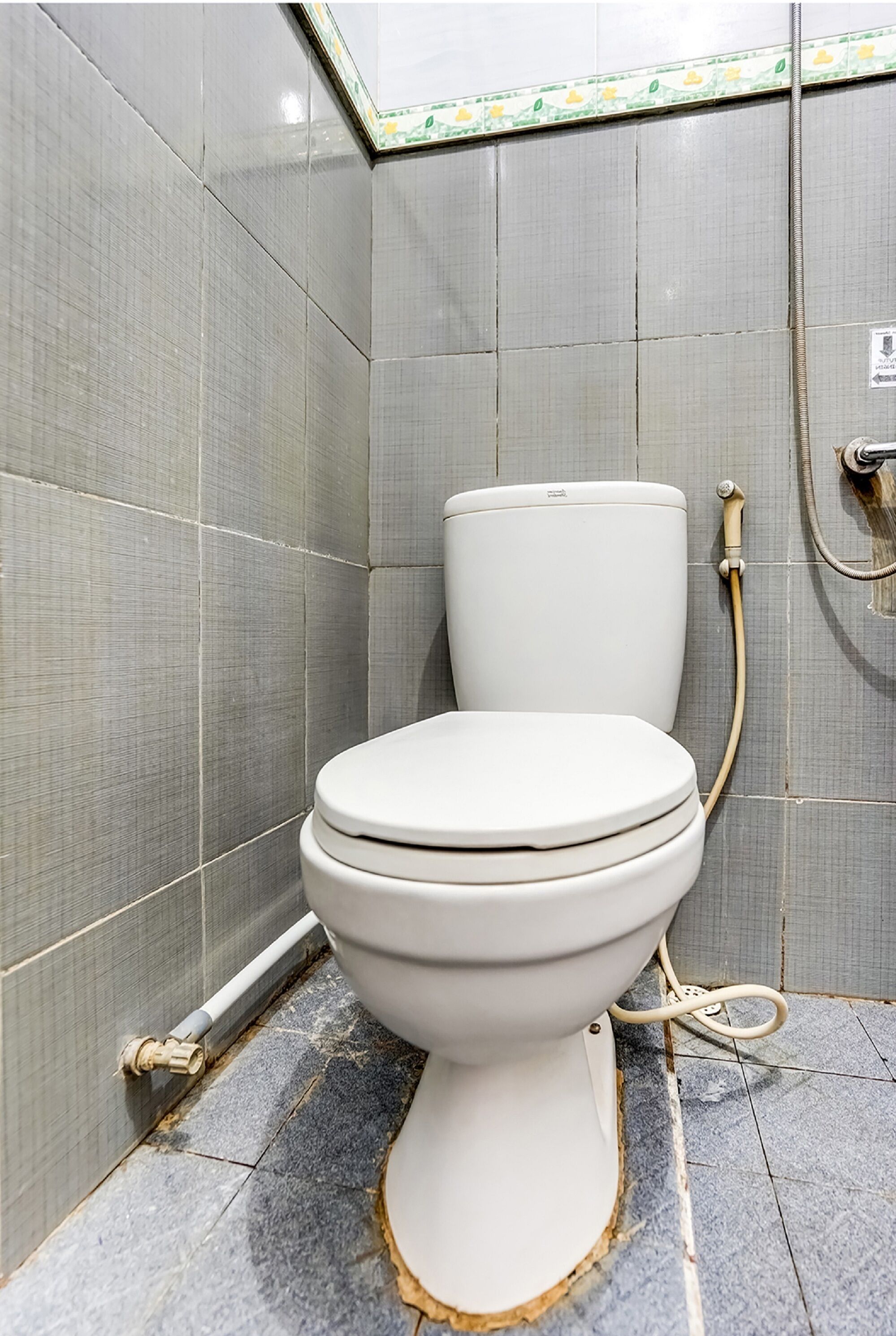 standard twin room | bathroom | shower, rainfall showerhead, towels, toilet paper